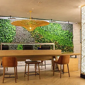 3* Otel Ibis World Trade Centre