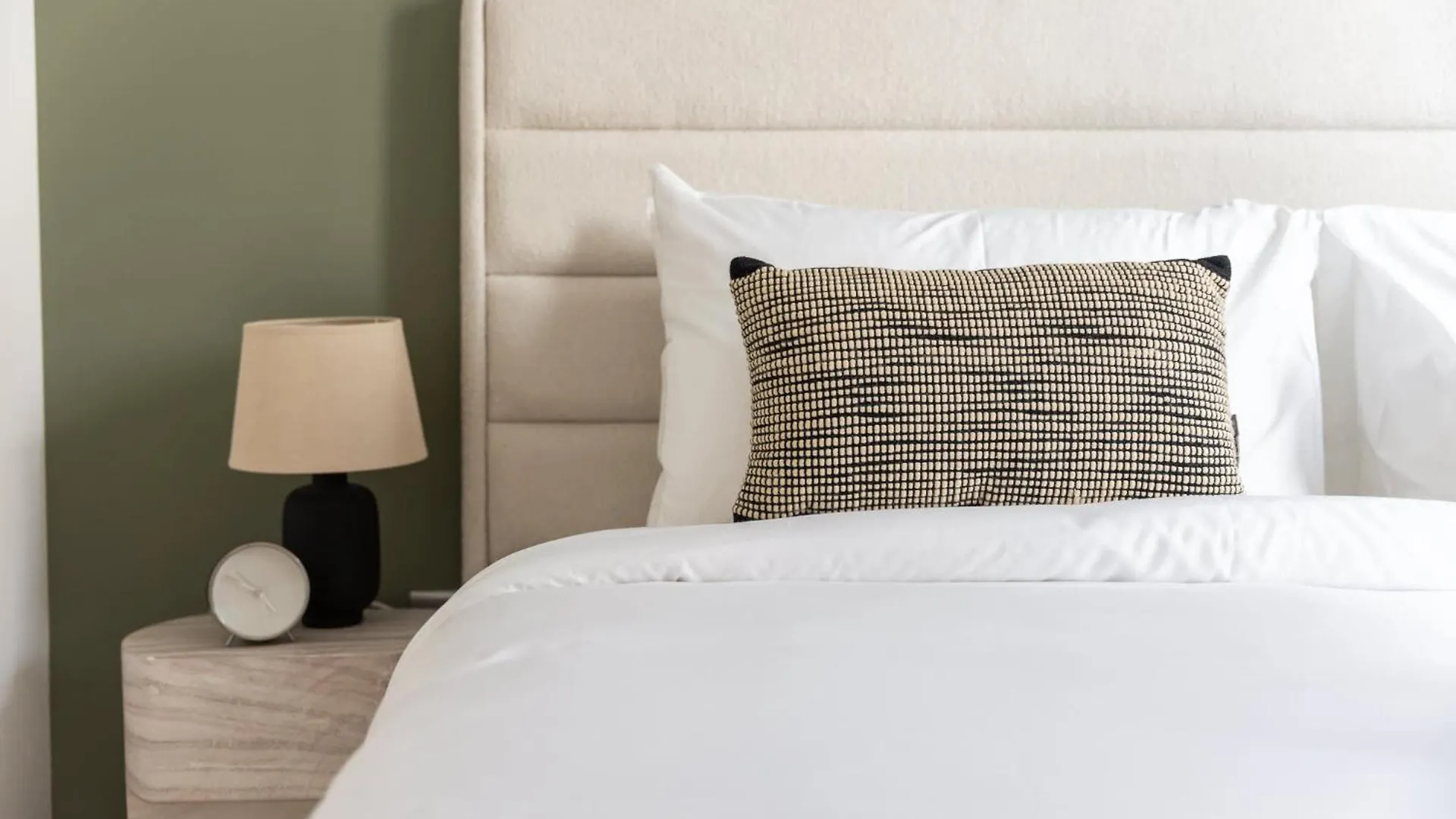 Sensational Pad Perfect For Your Stay Dubai
